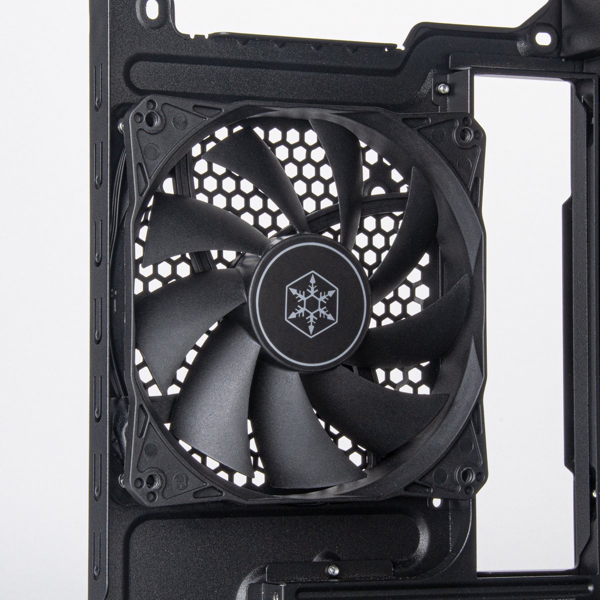 Silverstone Fara 311 Zwart behuizing - afbeelding 2