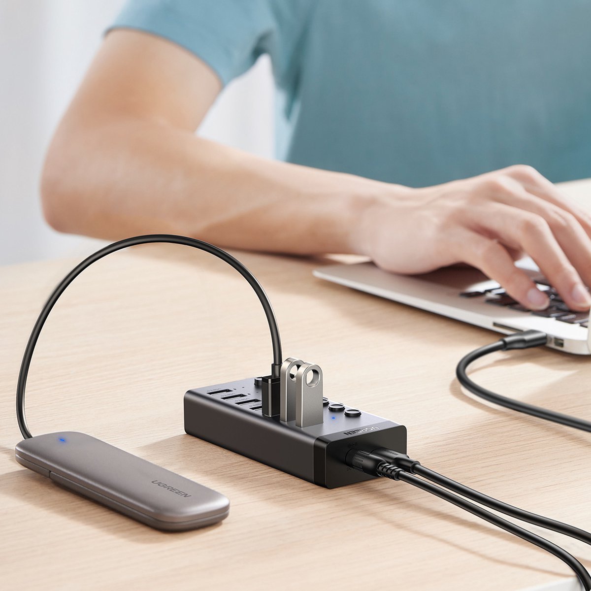 Ugreen multifunctionele hub 7in1 usb 6 orig - Ugreen Multifunctionele Hub 7In1 USB Type C 7X USB-C USB-hub (grijs)