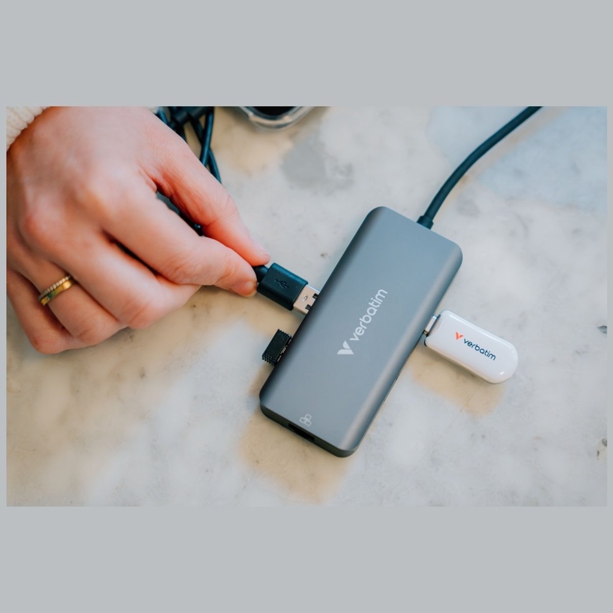 Verbatim hub adapter 3xusb a 3 2 9 orig - Verbatim Hub Adapter 3Xusb-A HDMI 3.2 RJ45 Voor Laptop USB-C USB-hub