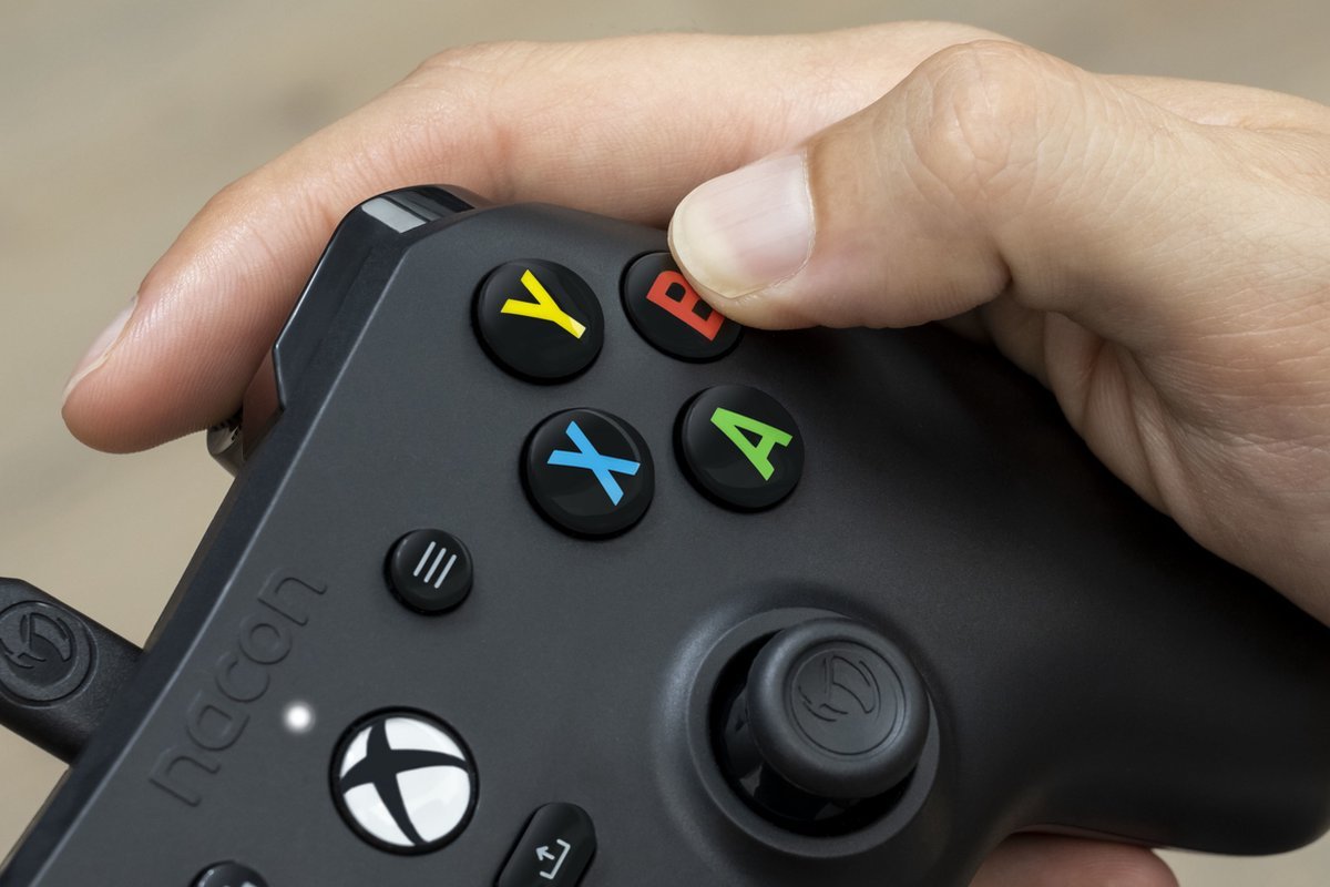 Nacon wired evol x official controll