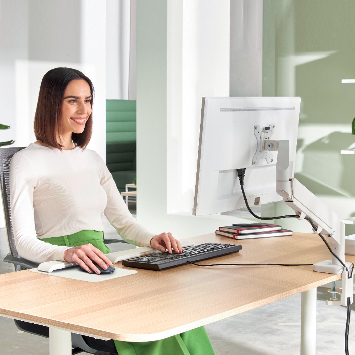 Leitz ergo ruimtebesparende enkele m 9554287 9 orig - Leitz Ergo Ruimtebesparende Enkele tot 32" Bureausteun (grijs)