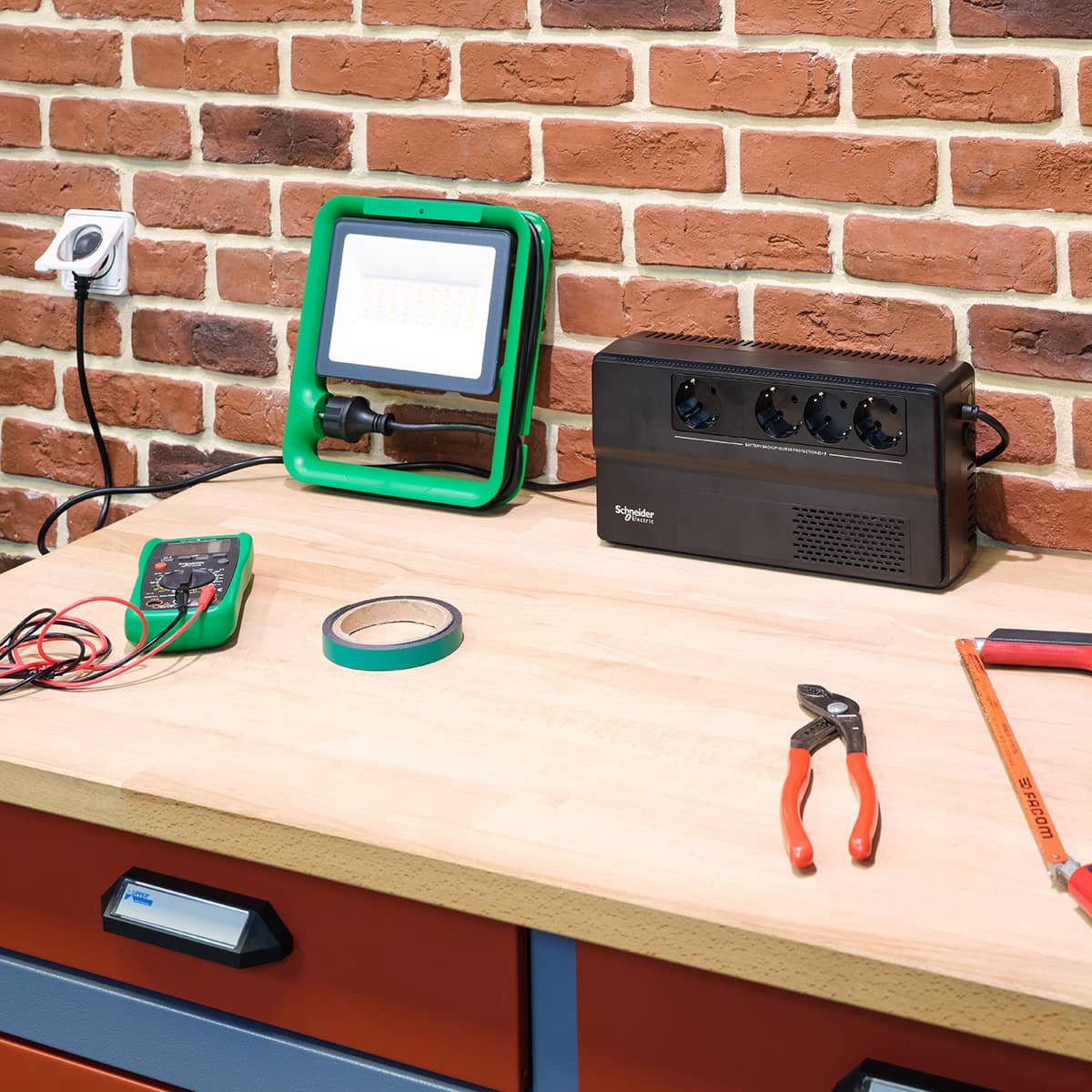 Schneider Electric Easy Ups Bvs 650Va, Schuko Outlet - afbeelding 2