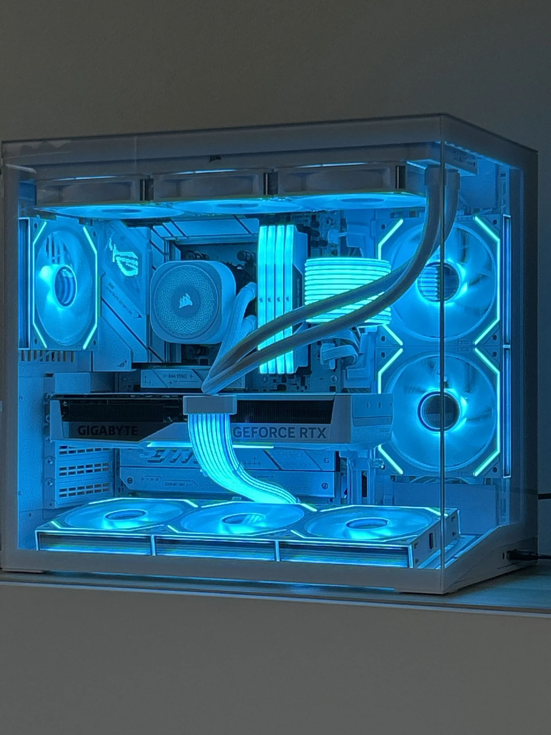 Image - White Lian li o11d mini v2 build